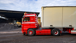 20251019-Tom-Holding-00614